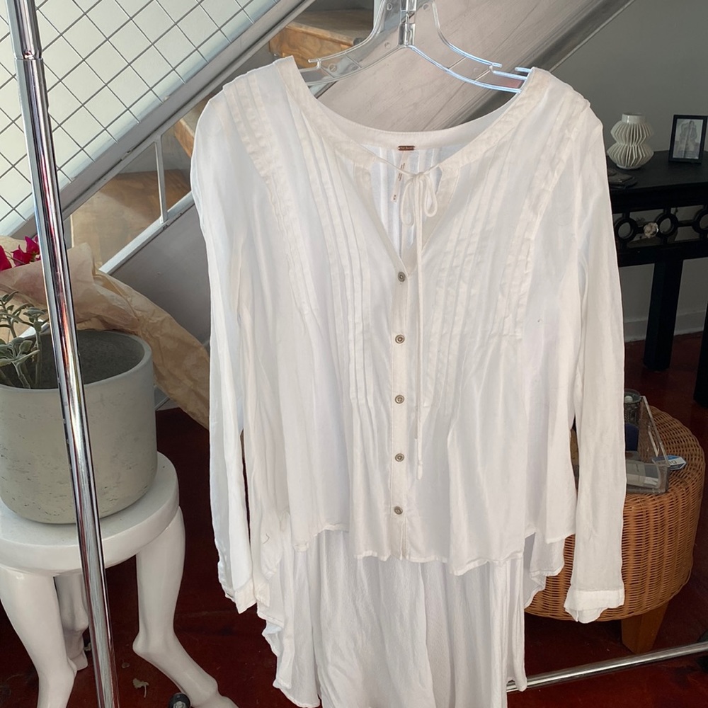 Free People size small white lightweight flowy blouse size M